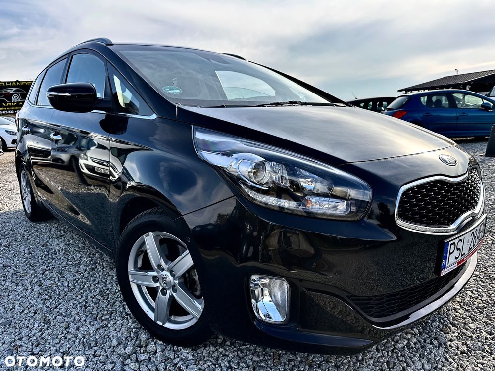 Kia Carens - 27