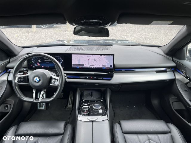 BMW Seria 5 520i - 28