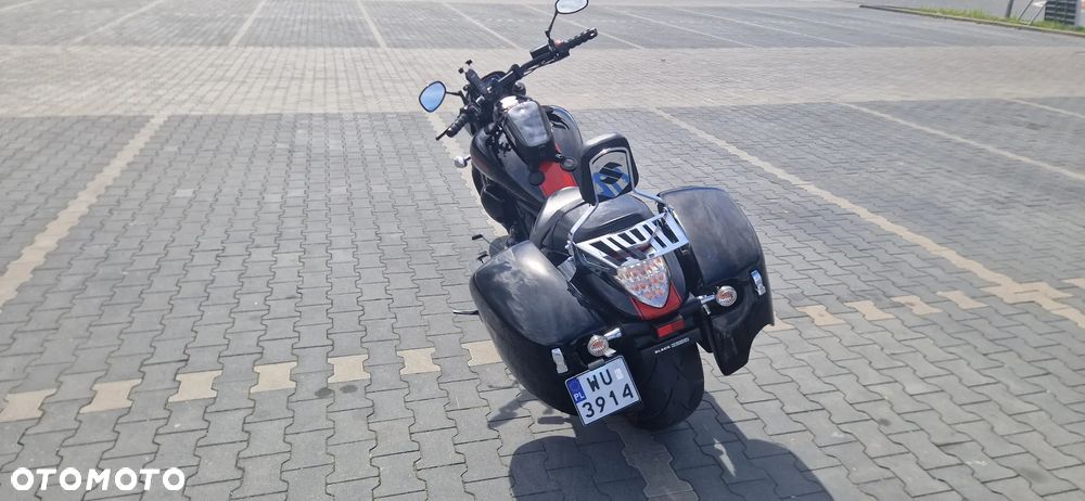 Suzuki Boulevard - 19