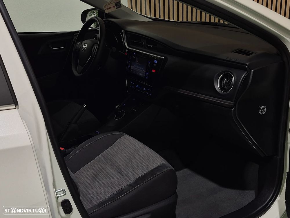 Toyota Auris 1.8 HSD Comfort +P.Techno+P.Sport - 36