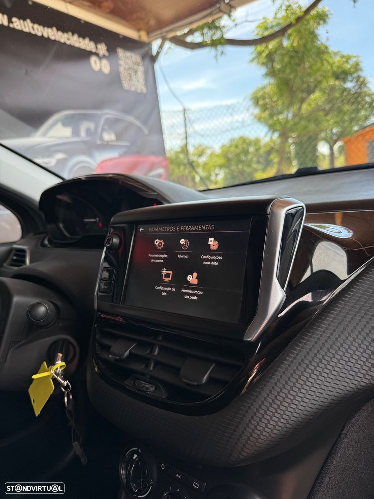 Peugeot 2008 PureTech 82 Style - 21
