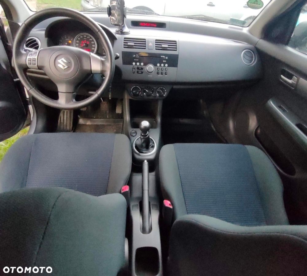 Suzuki Swift - 2