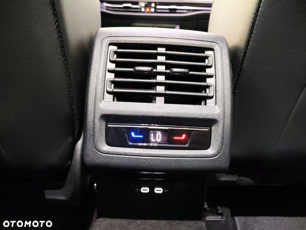 Volkswagen Golf - 25