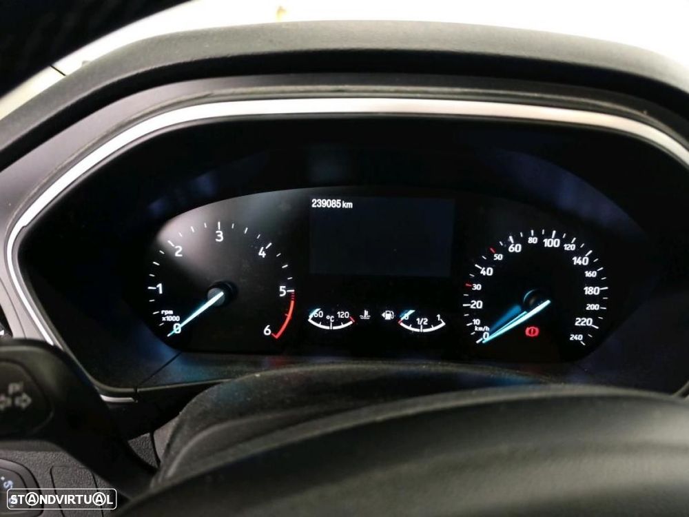 Ford Focus SW 1.5 TDCi EcoBlue Active - 4