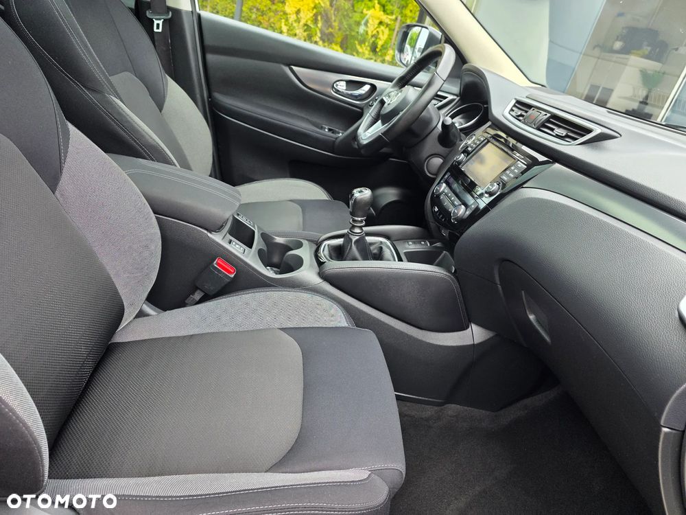 Nissan Qashqai 1.6 DIG-T N-Connecta - 29