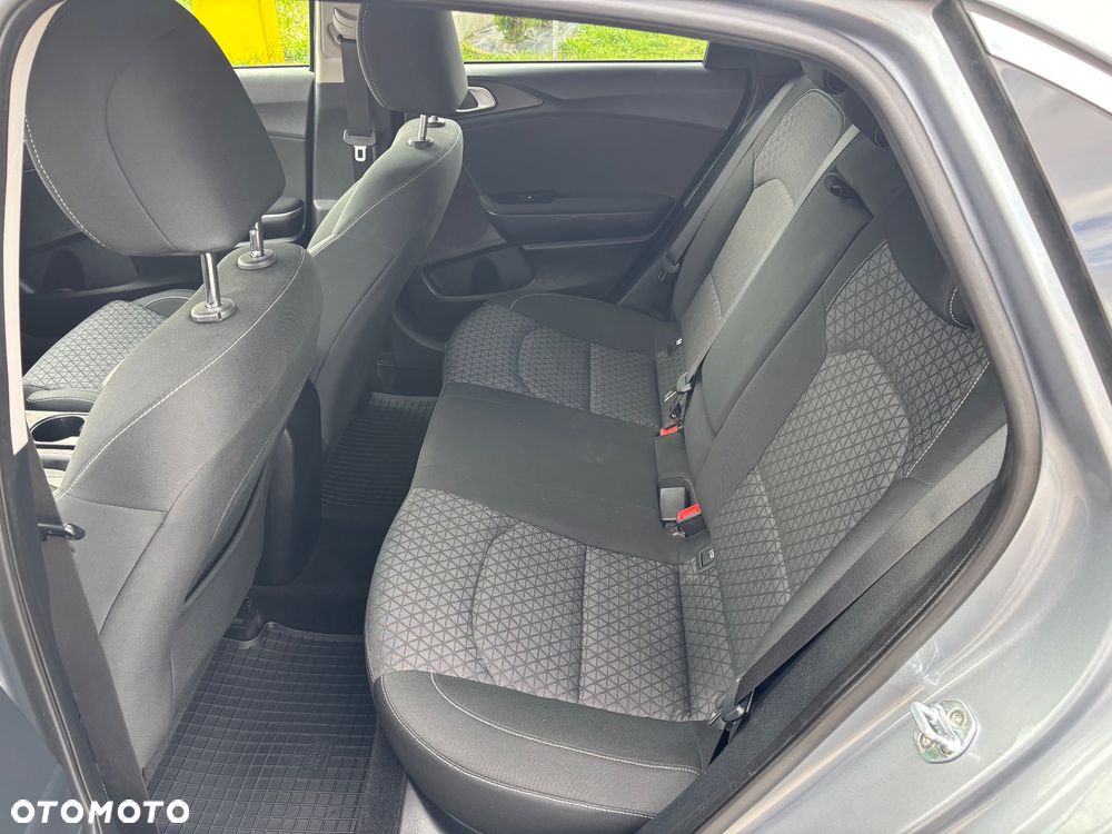 Kia Ceed 1.6 CRDi SCR M DCT - 11