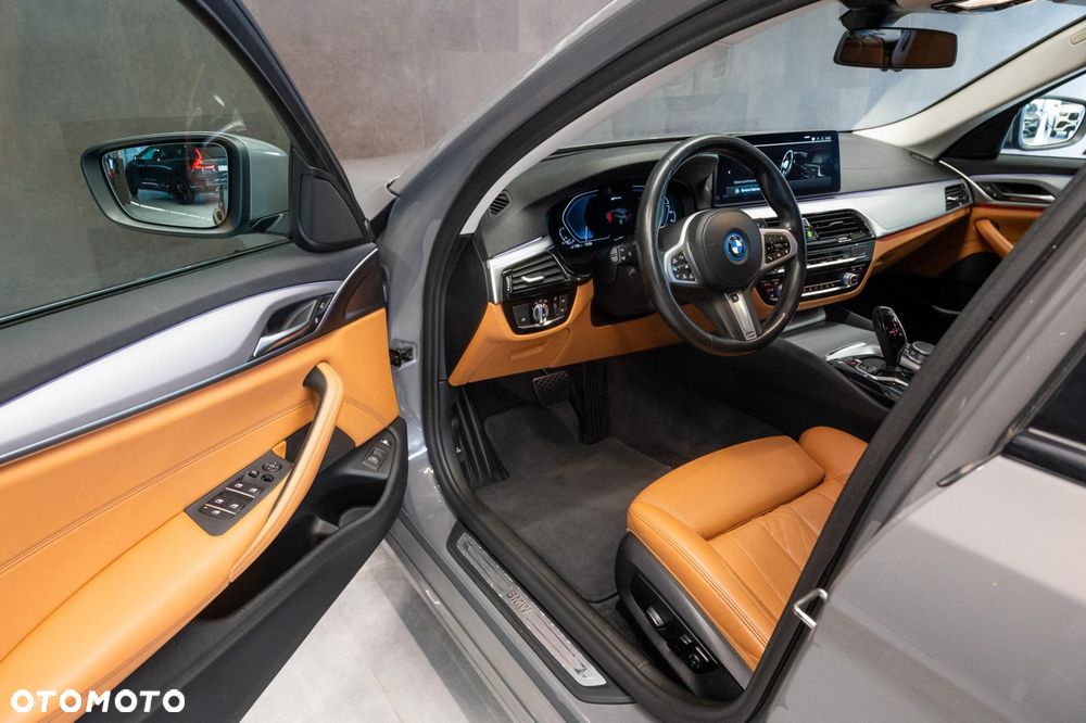 BMW Seria 5 530e xDrive - 10