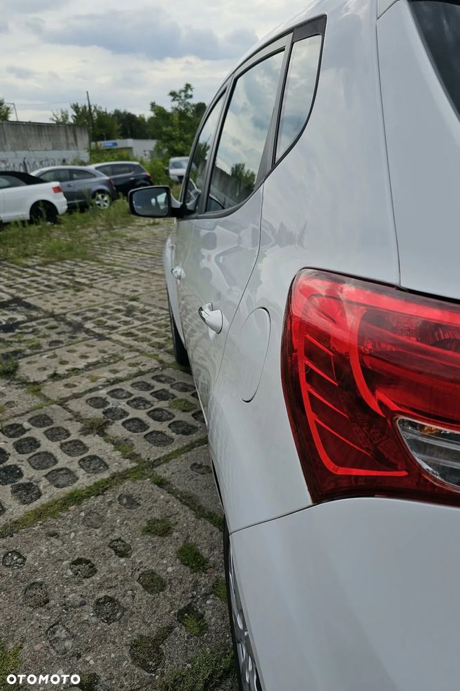 Hyundai ix20 - 12