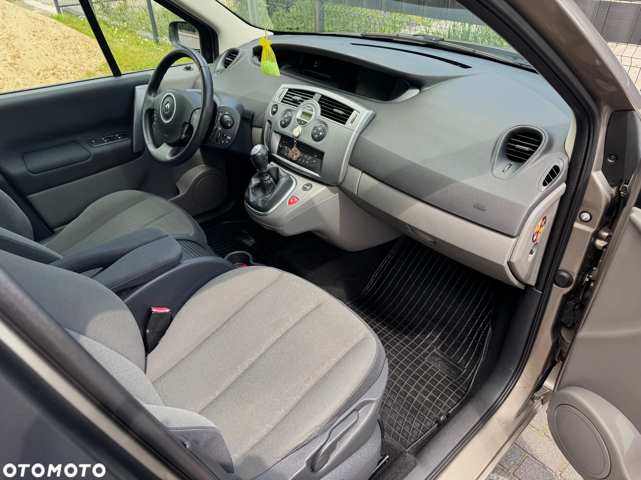 Renault Scenic 1.6 16V 110 Expression - 8