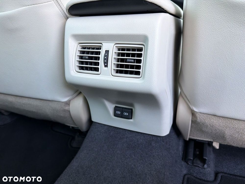 Toyota Camry 2.5 Hybrid Executive CVT - 14