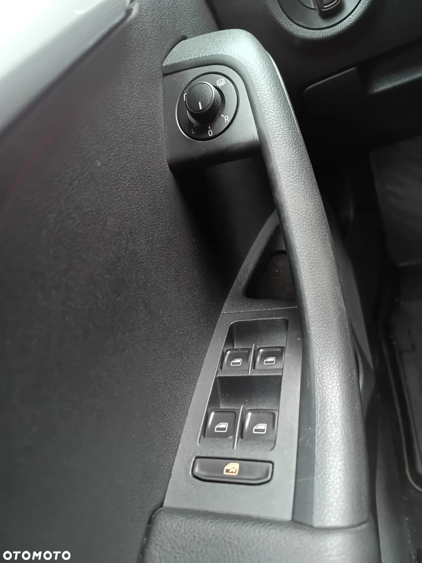 Skoda Octavia 1.6 TDI DPF Ambiente - 12