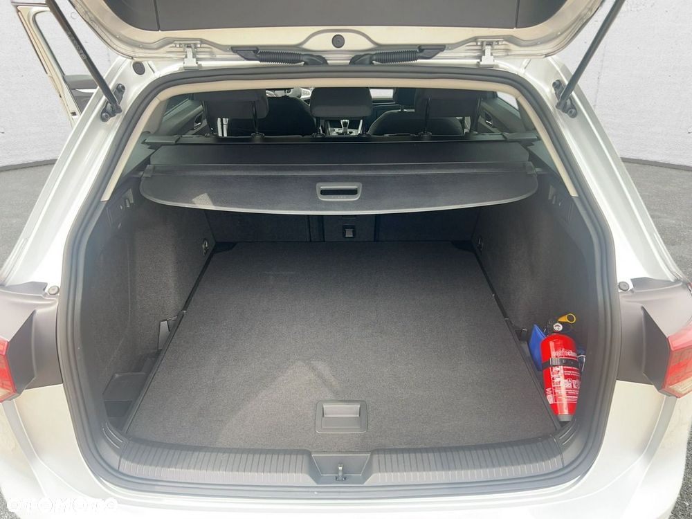 Volkswagen Golf - 24