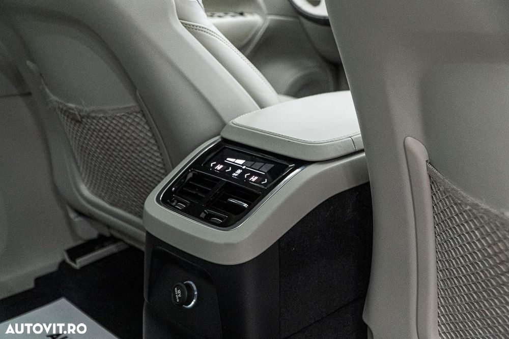 Volvo XC 90 Recharge T8 eAWD Inscription - 12