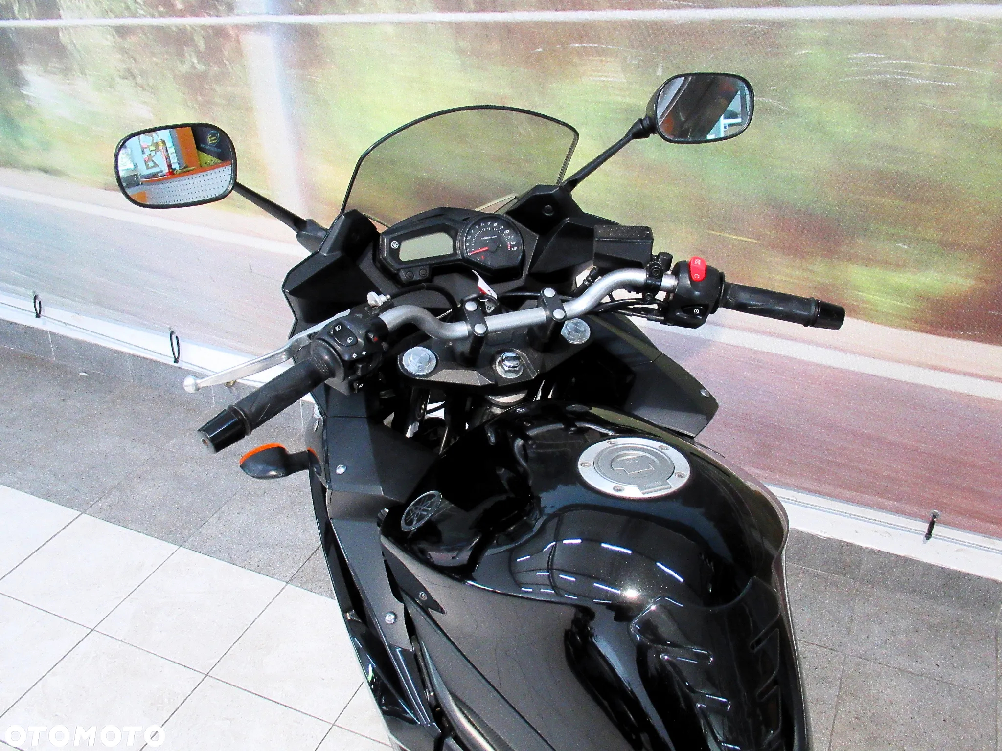 Yamaha XJ - 9