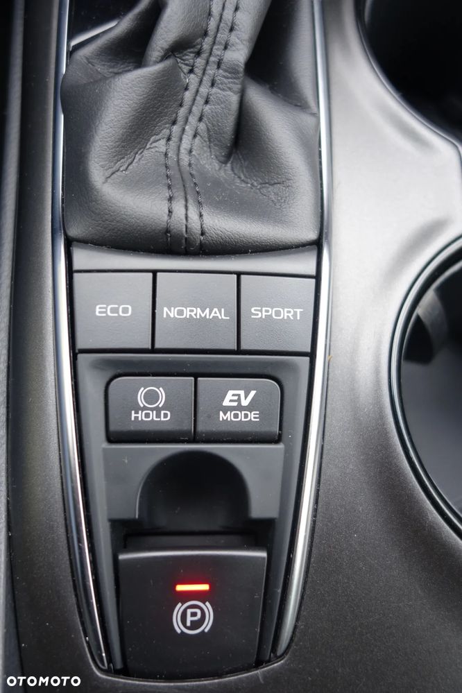 Toyota Camry 2.5 Hybrid Prestige CVT - 18