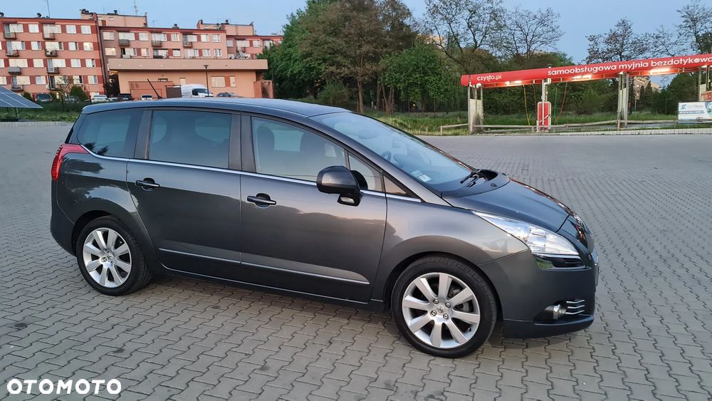 Peugeot 5008 1.6 THP Premium + - 36