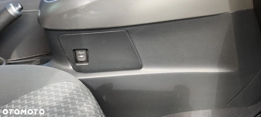 Toyota Corolla Verso - 24