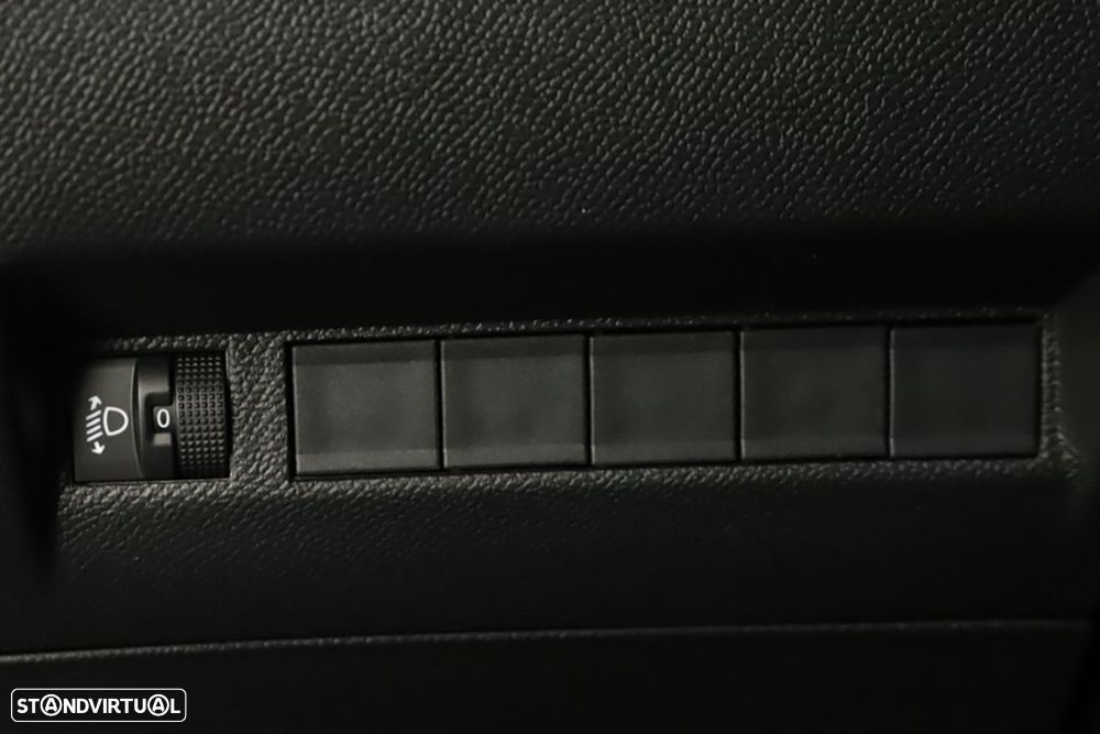 Peugeot 2008 1.2 PureTech Allure - 20