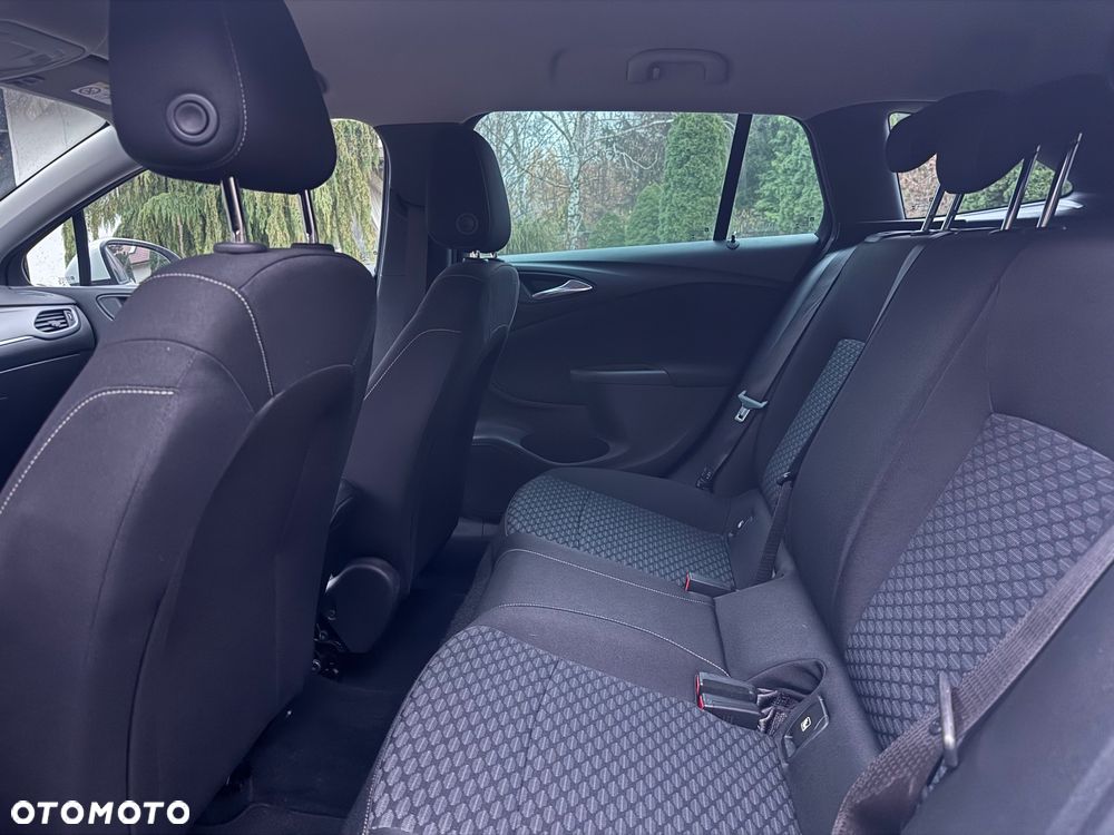 Opel Astra 1.4 Turbo Business - 12