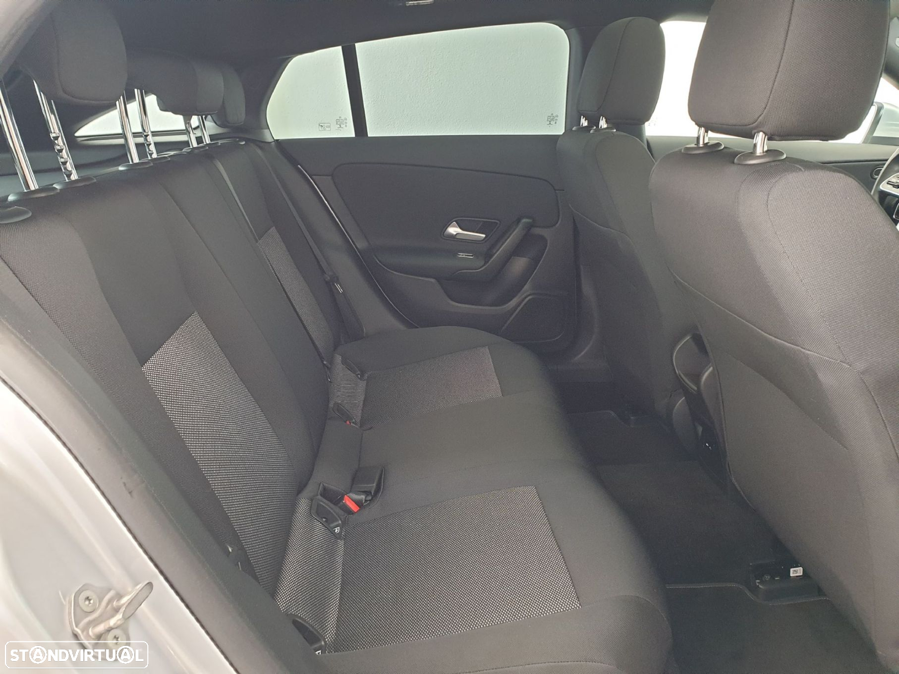 Mercedes-Benz CLA 180 d Shooting Brake Business Solutions Aut. - 40