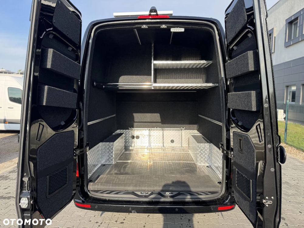 Mercedes-Benz Sprinter - 23