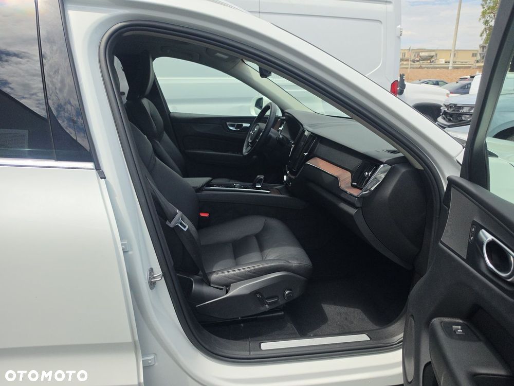 Volvo XC 60 B5 B AWD Plus Bright - 7