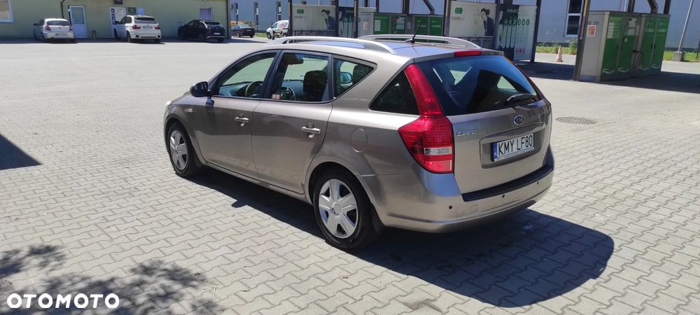 Kia Ceed 1.6 Comfort - 4