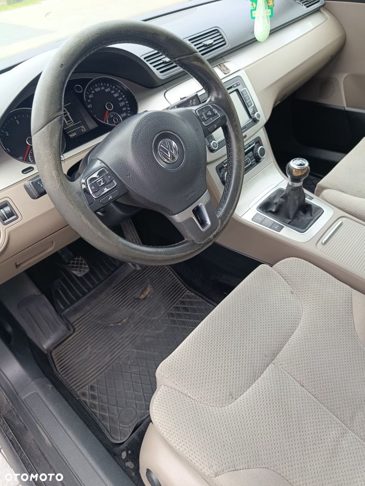 Volkswagen Passat - 5