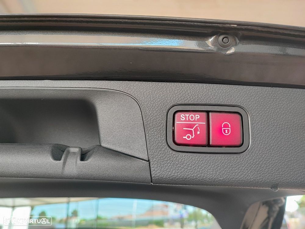 Mercedes-Benz GLC 300 e 4Matic - 24