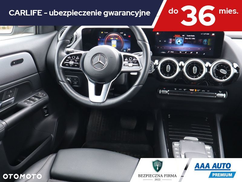 Mercedes-Benz GLA - 9