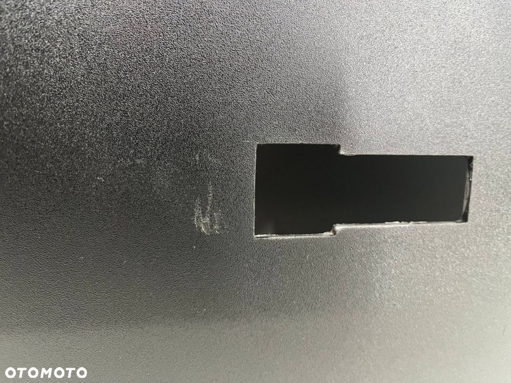 Listwa Iveco Daily 4 IV 14r.- lewa boczna środkowa nakładka karoseryjna za drzwiami kierowcy - 12