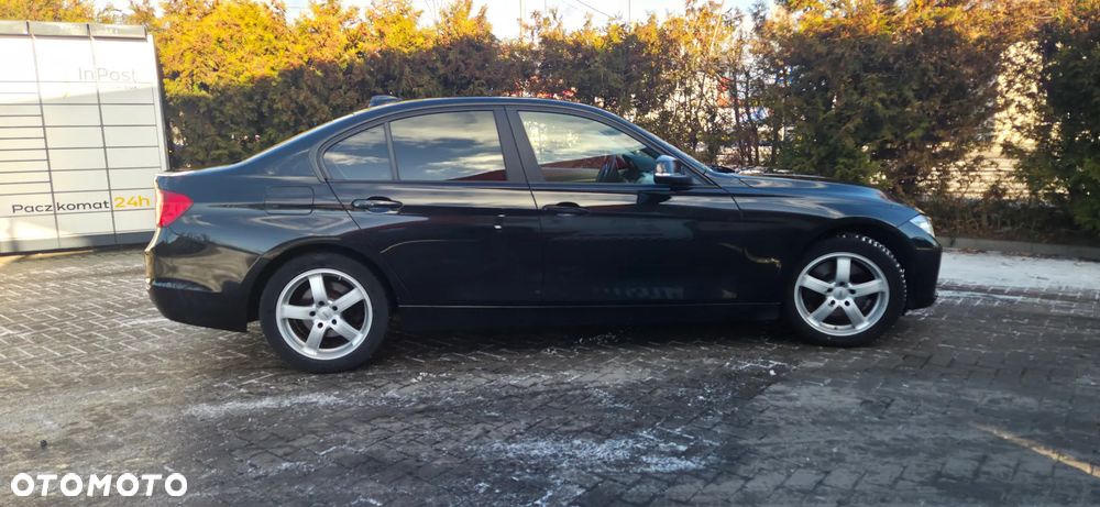 BMW Seria 3 325d Sport-Aut Luxury Line - 15