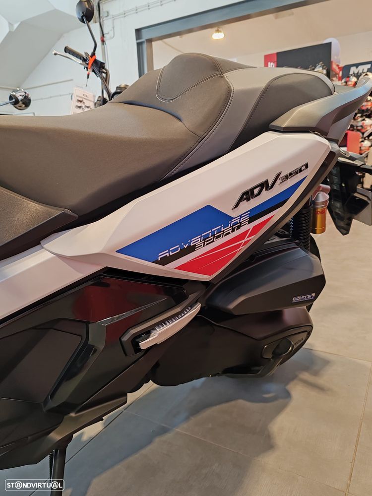 Honda ADV - 3