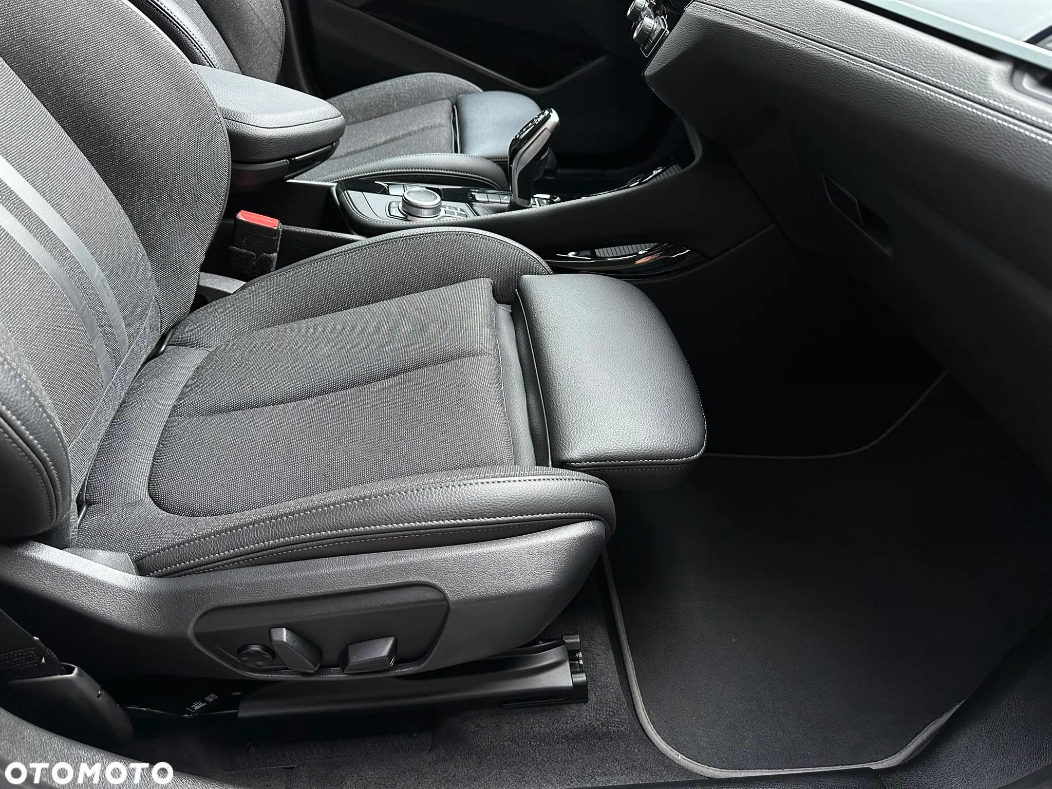 BMW X1 sDrive20i Sport Line - 27