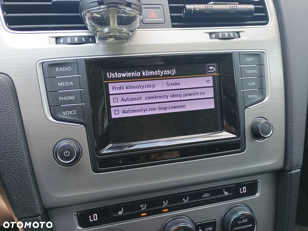 Volkswagen Golf 1.6 TDI BlueMotion Comfortline - 17