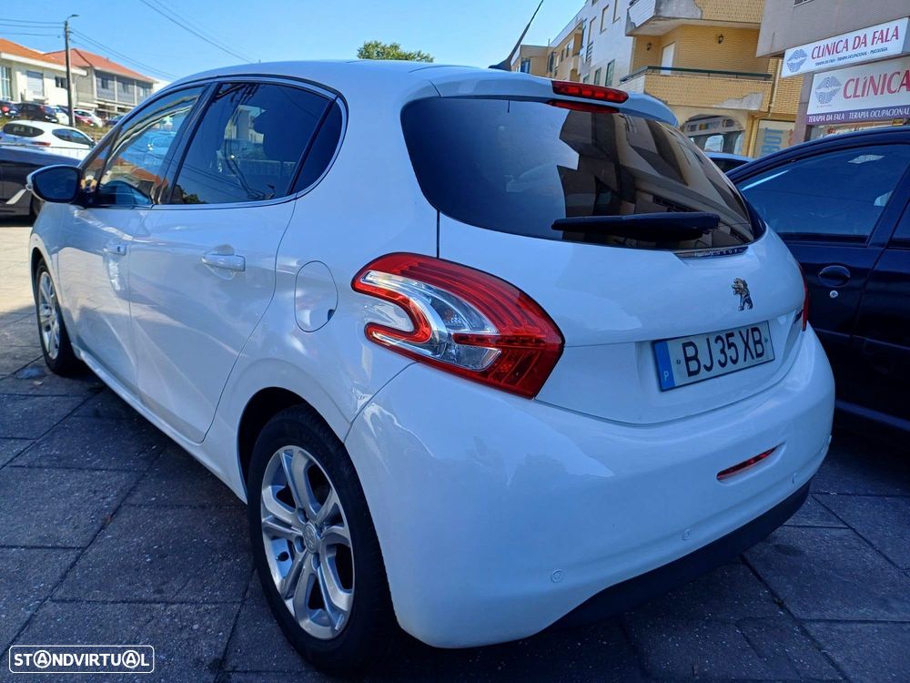 Peugeot 208 82 VTI Allure - 5