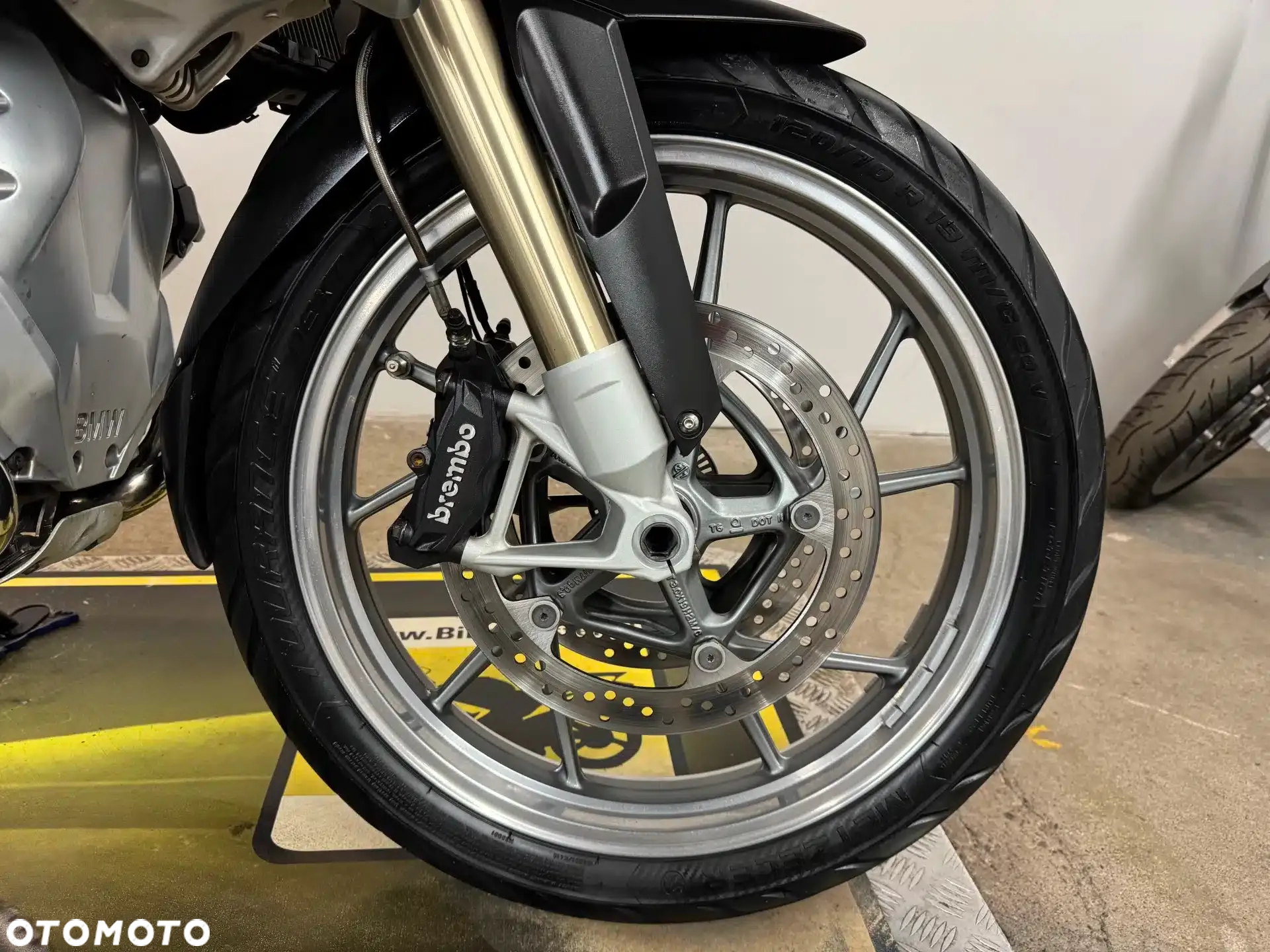 BMW R - 8