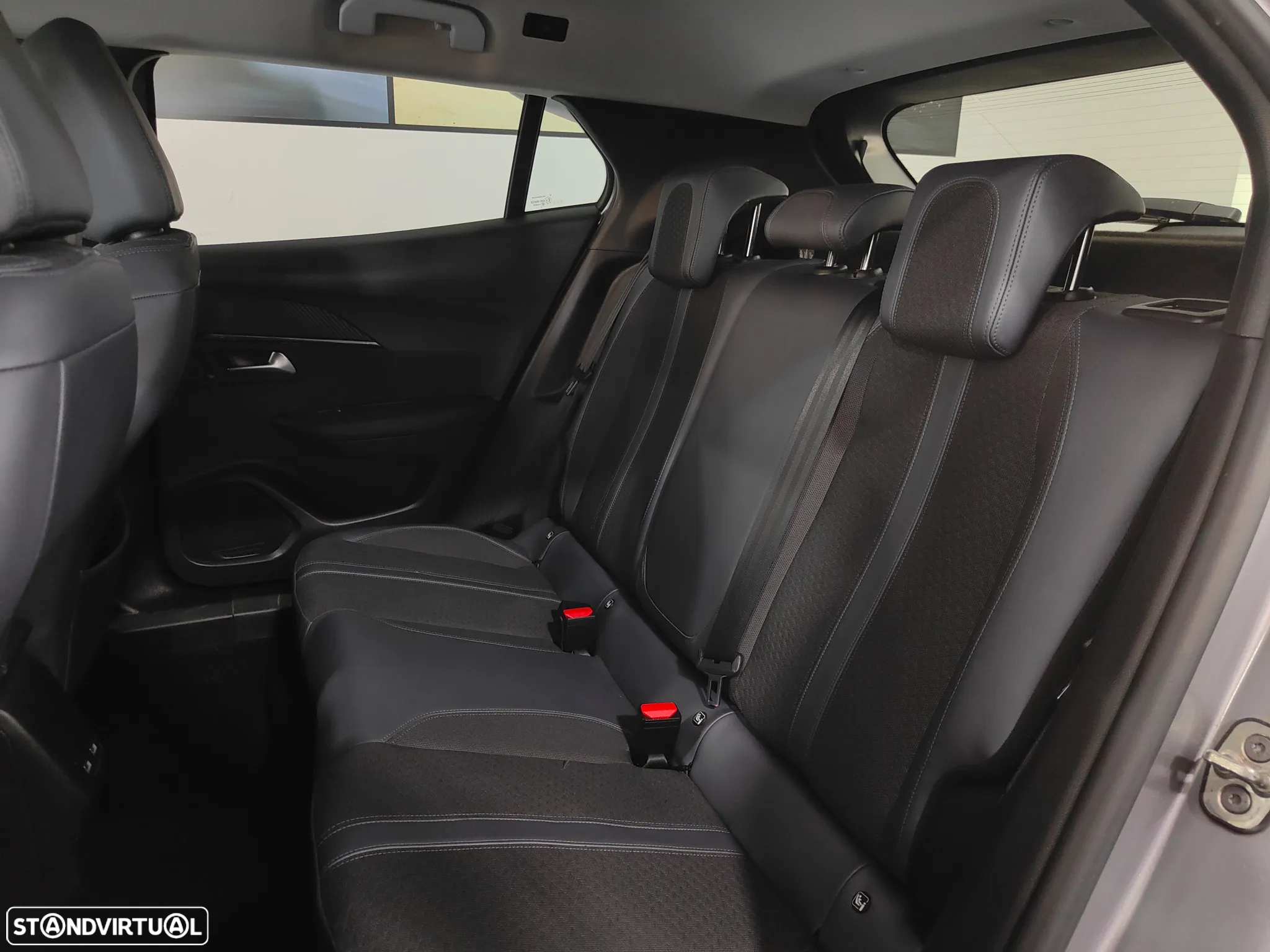 Peugeot 2008 1.2 PureTech Allure - 7