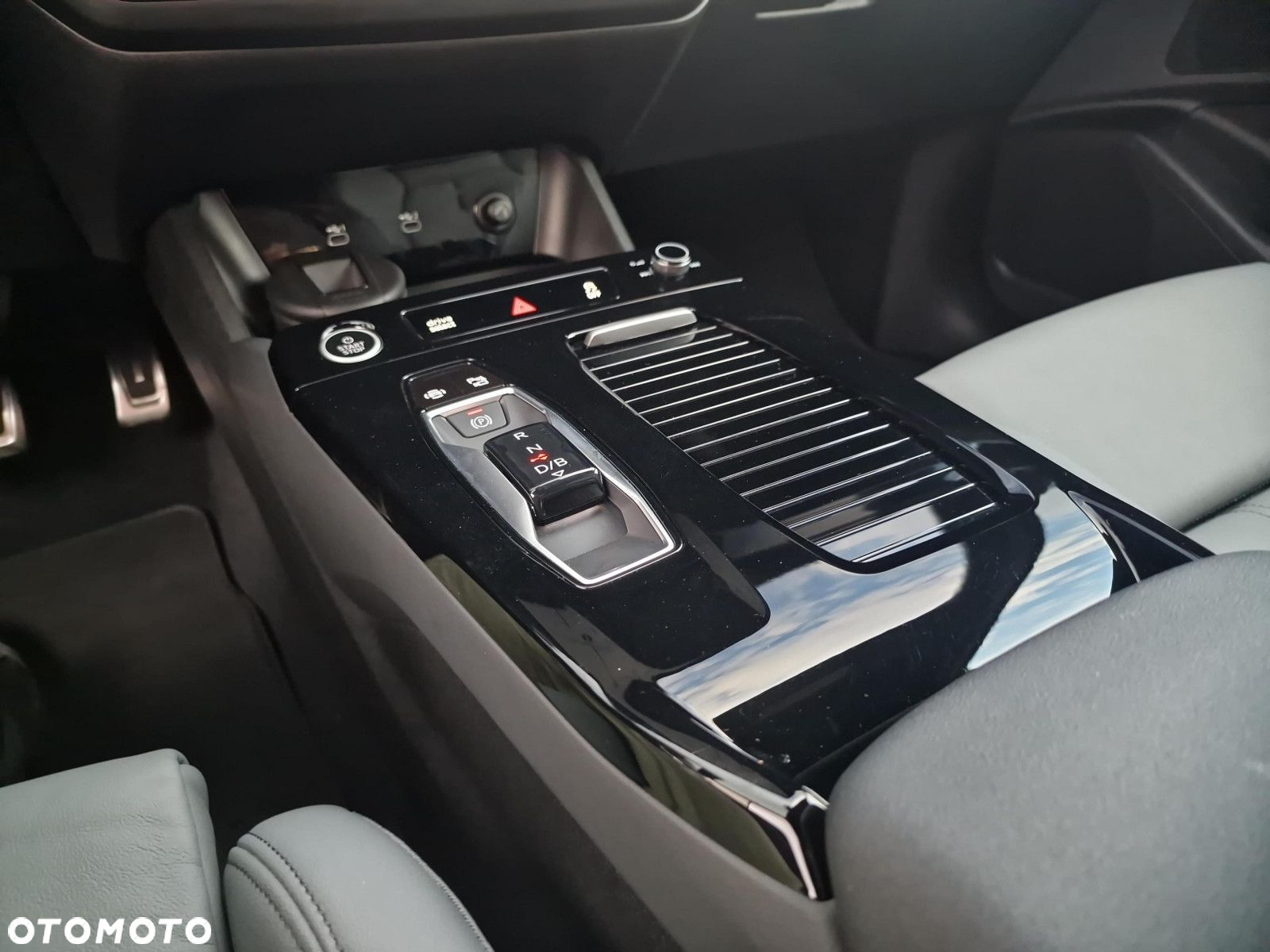Audi Q6 e-tron - 15