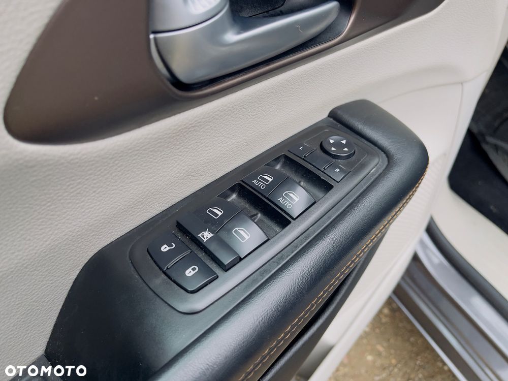 Chrysler Pacifica - 18