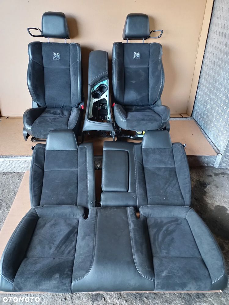 DODGE CHALLANGER 15-23 SRT SCAT PACK FOTELE KANAPA TAPICERKI ALKANTARA - 1