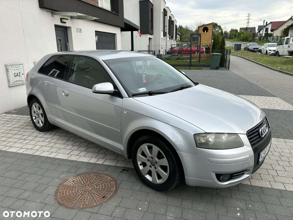 Audi A3 3-drzwiowe 2.0 FSI Attraction - 7