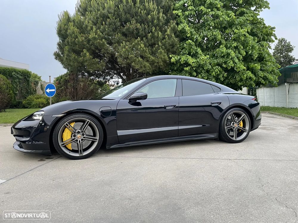 Porsche Taycan Turbo S - 18