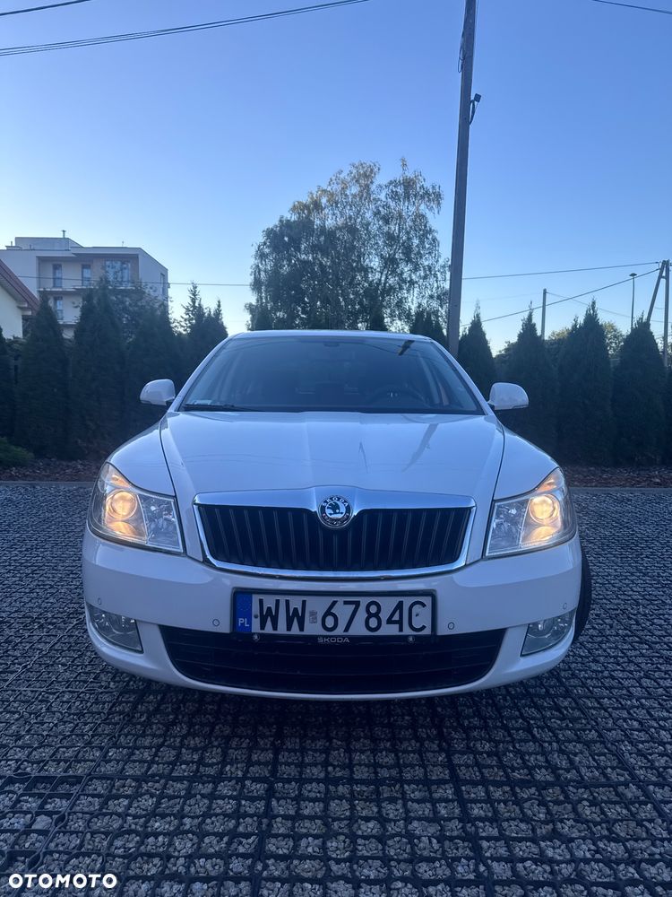Skoda Octavia 1.6 Ambiente - 4