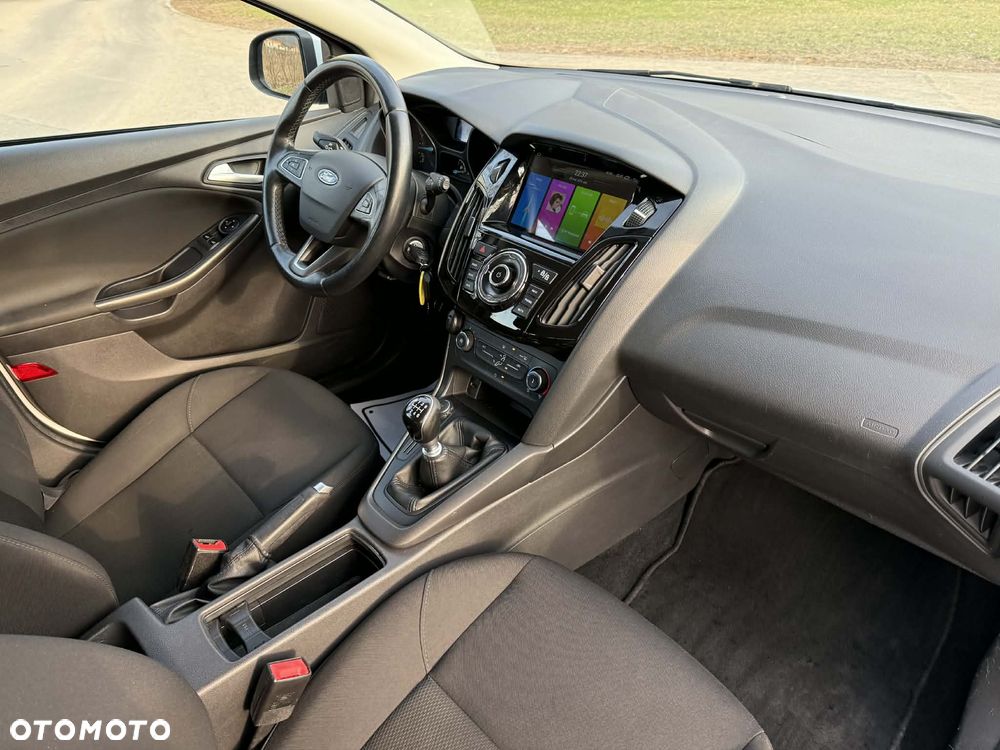 Ford Focus 1.5 TDCi SYNC Edition - 23