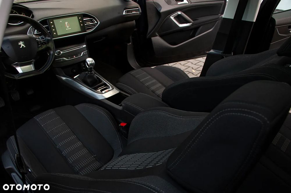 Peugeot 308 BlueHDi 150 Stop & Start Business-Line - 32