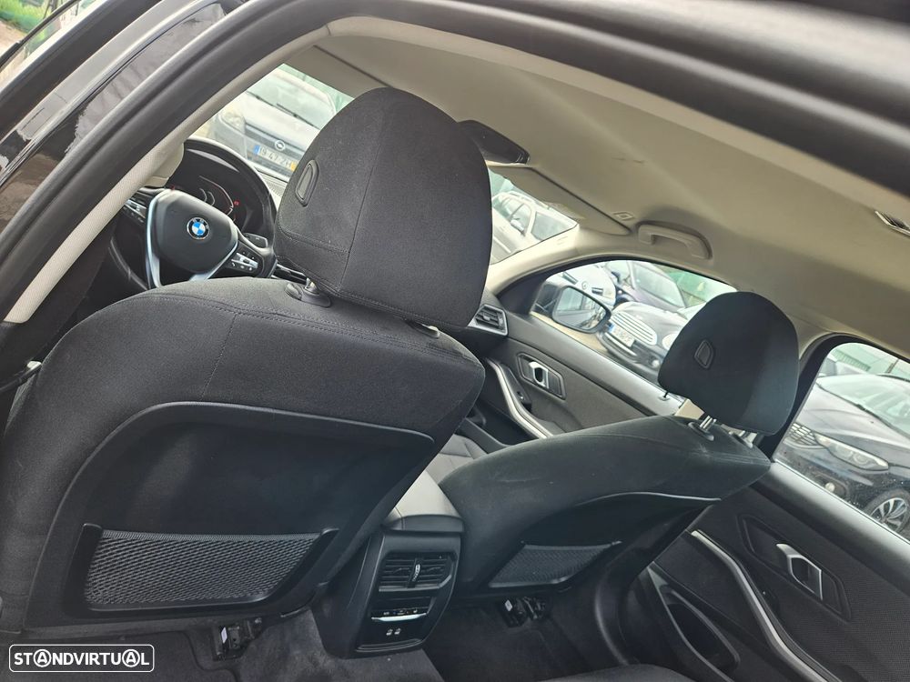 BMW 320 d Line Luxury Auto - 11
