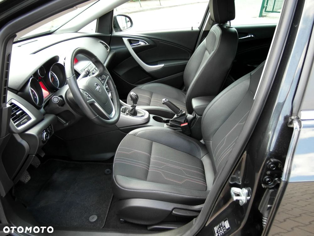 Opel Astra 1.4 Turbo 150 Jahre - 30