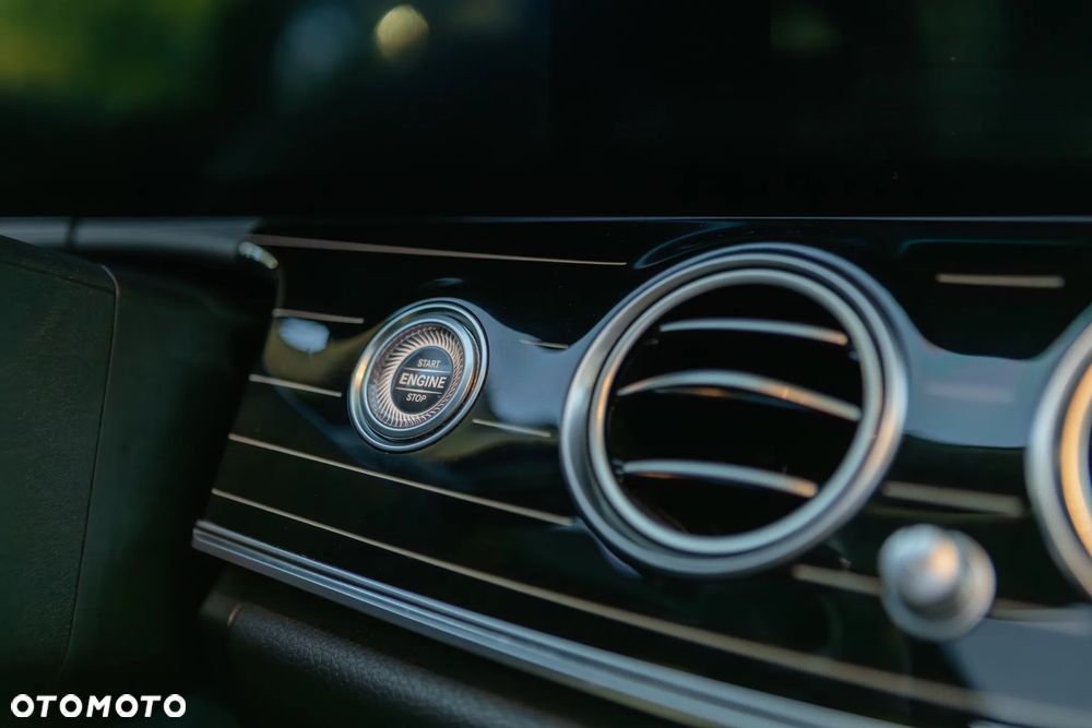 Mercedes-Benz Klasa E - 31