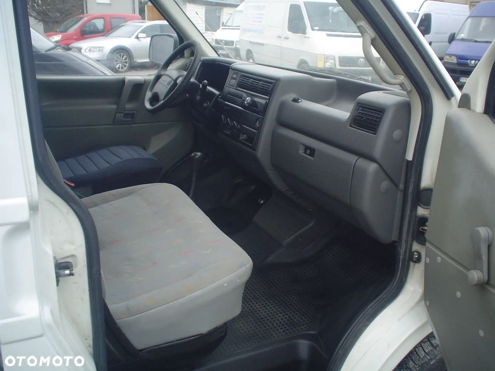 Volkswagen T5 - 6